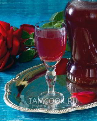 Ликер из лепестков роз