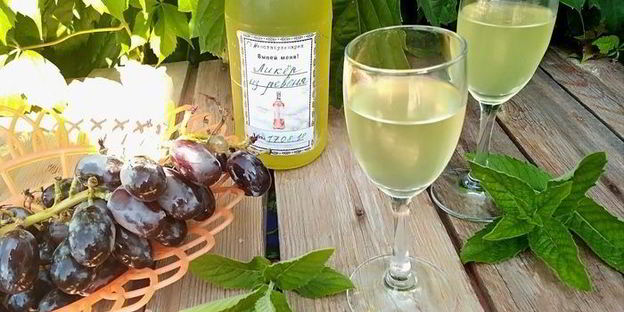 ликер из ревеня