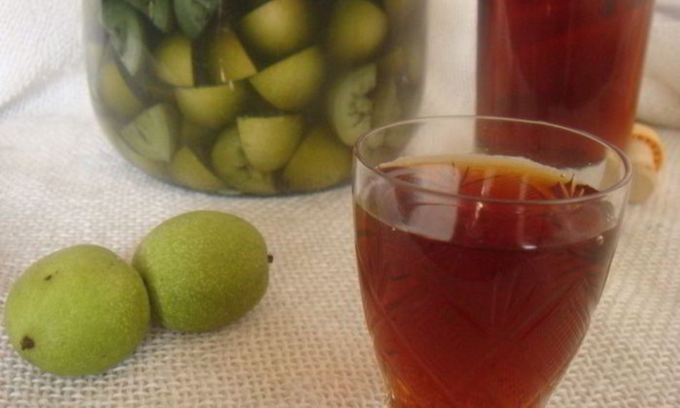 Рецепт ликера из зеленых грецких орехов ночино