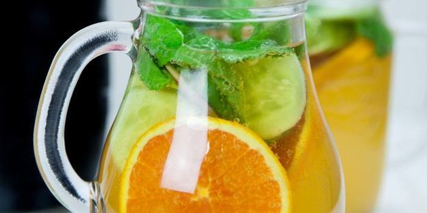 домашний лимонад с мятой и огурцом