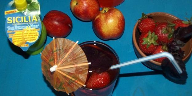 клубничный лимонад с базиликом