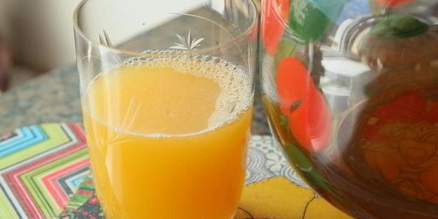 легкий освежающий лимонад из чайной розы и мяты