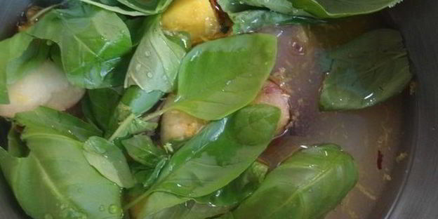 лимонад персик-базилик