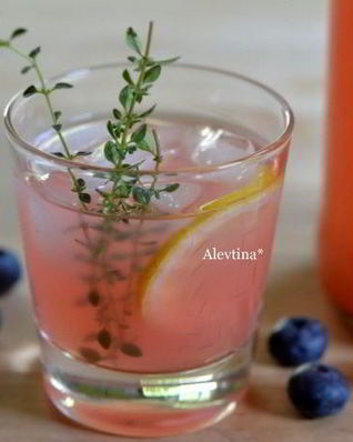 Лимонад ягодный с тимьяном