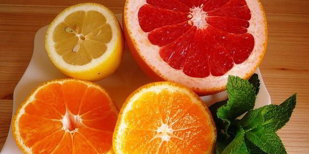 цитрусовый лимонад на основе зеленого чая