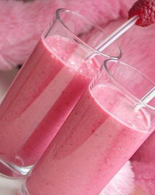 Малиновый коктейль с корицей