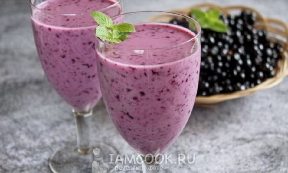 Рецепт кисломолочного коктейля с черникой и овсяными хлопьями