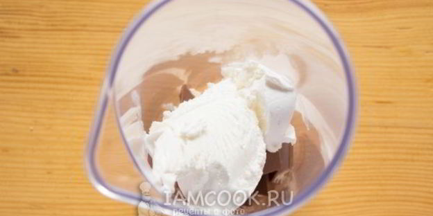 молочный коктейль с kit-kat