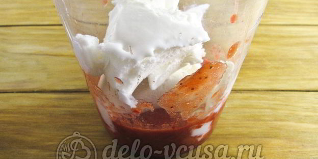 молочный коктейль с клубникой и мороженым