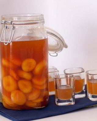 Наливка абрикосовая