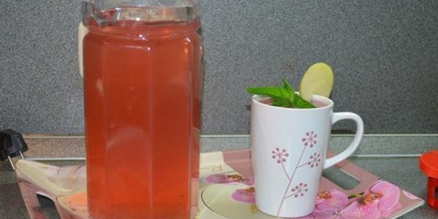 напиток с мелиссой и крыжовником