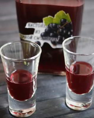 Настойка из смородины на водке