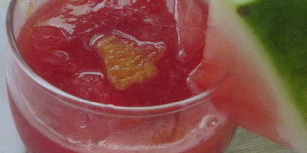 арбузно-апельсиновый смузи