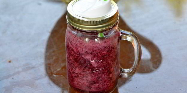 гранатово-ягодный смузи