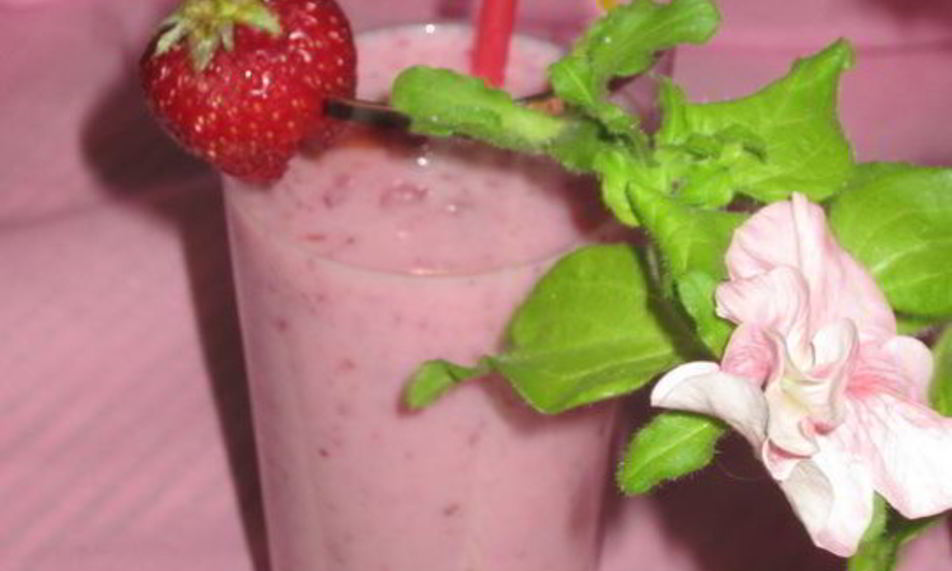 Рецепт клубнично-молочного смузи