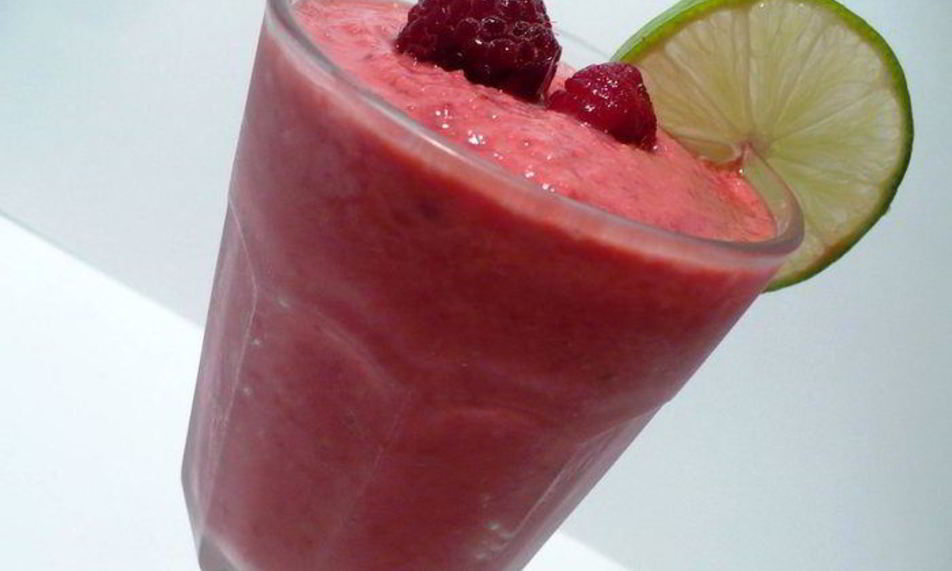Рецепт малинова-яблочного смузи с лаймом