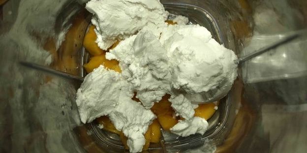 мангово-кокосовый смузи