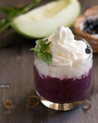 Смузи из дыни с черникой