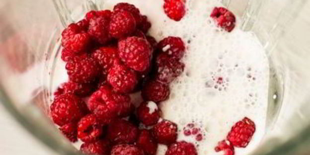 смузи из малины и манго