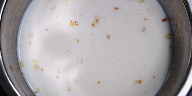 смузи из щавеля, фруктов и хлопьев