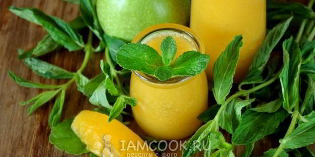 смузи из яблока и консервированного манго