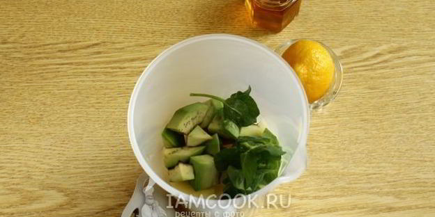 смузи с авокадо и яблоками