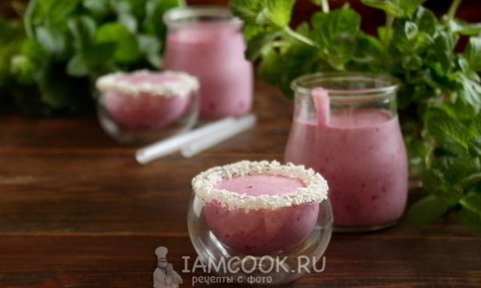 Рецепт смузей с кокосовым молоком и черной смородиной