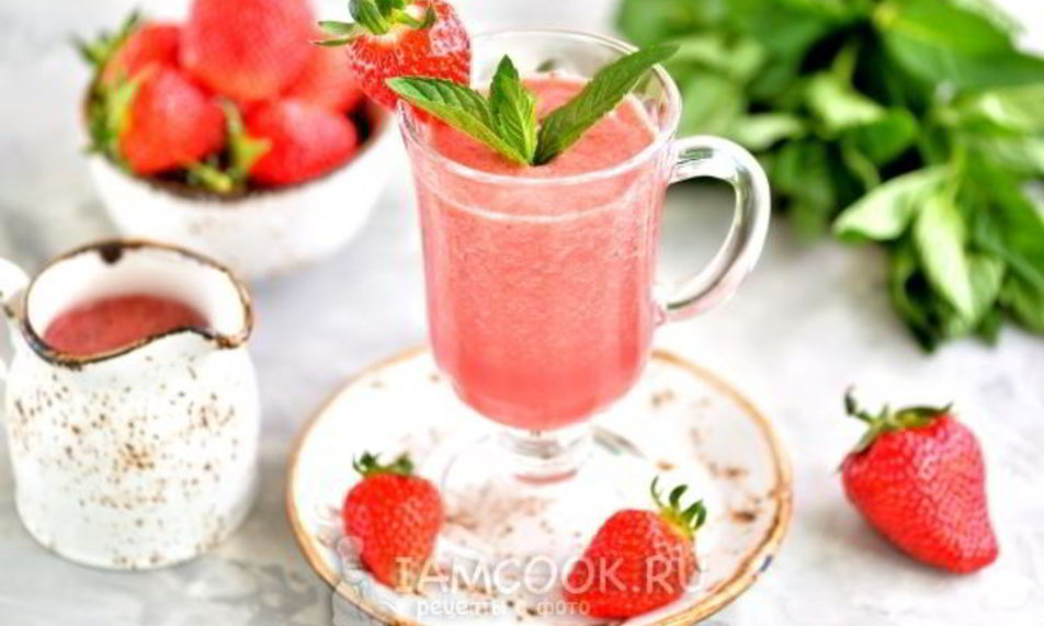 Рецепт смузей с кокосовым молоком и клубникой