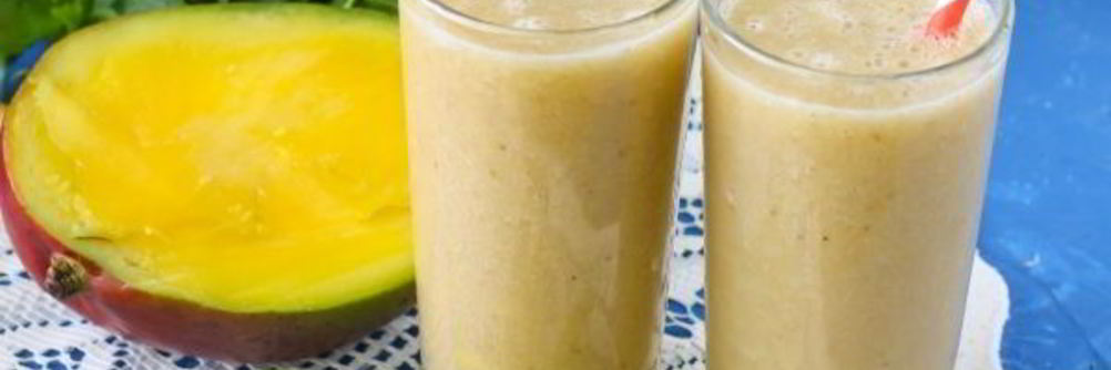 Смузи с манго и бананом
