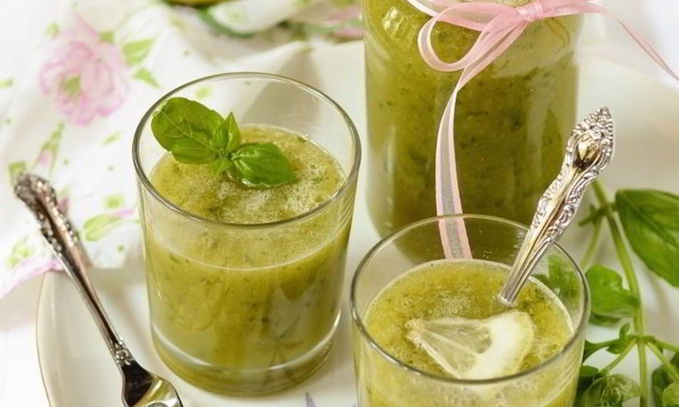 Рецепт смузей с яблоком и базиликом