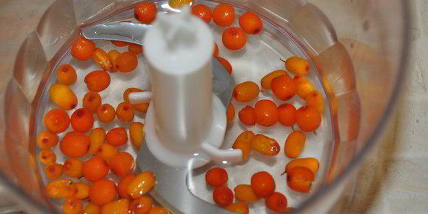 солнечный смузи с тыквой и облепихой