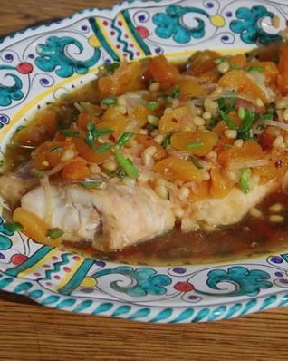 Треска в кленовом сиропе под соусом из кураги