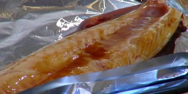 треска в кленовом сиропе под соусом из кураги