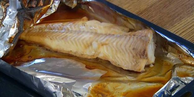 треска в кленовом сиропе под соусом из кураги