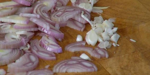 треска в кленовом сиропе под соусом из кураги