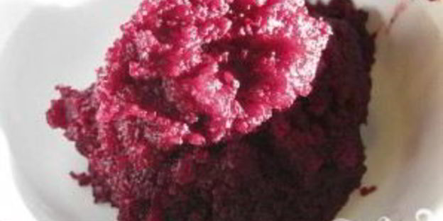 витаминный напиток из свеклы, моркови и черники