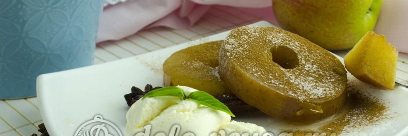 Яблоки в сиропе с пряностями