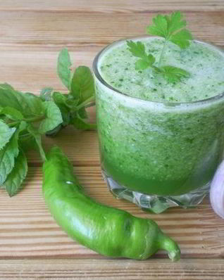Зеленый коктейль для сыроедов