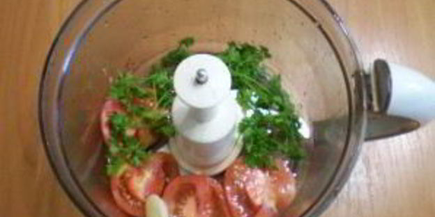 зеленый коктейль с помидорами