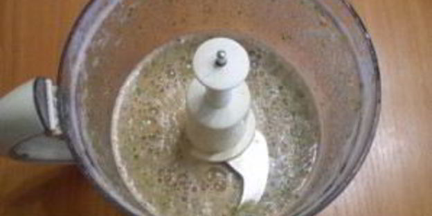 зеленый коктейль с помидорами