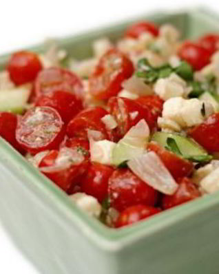 Греческий салат из помидоров черри