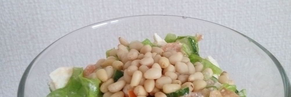 Греческий салат с кедровыми орешками