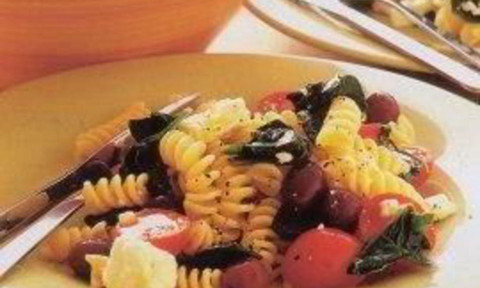 Рецепт греческого салата с макаронами