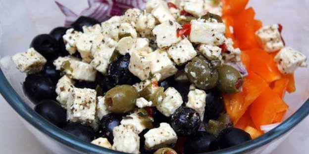 греческий салат с сыром фета