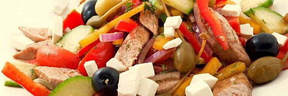 Греческий салат с тунцом