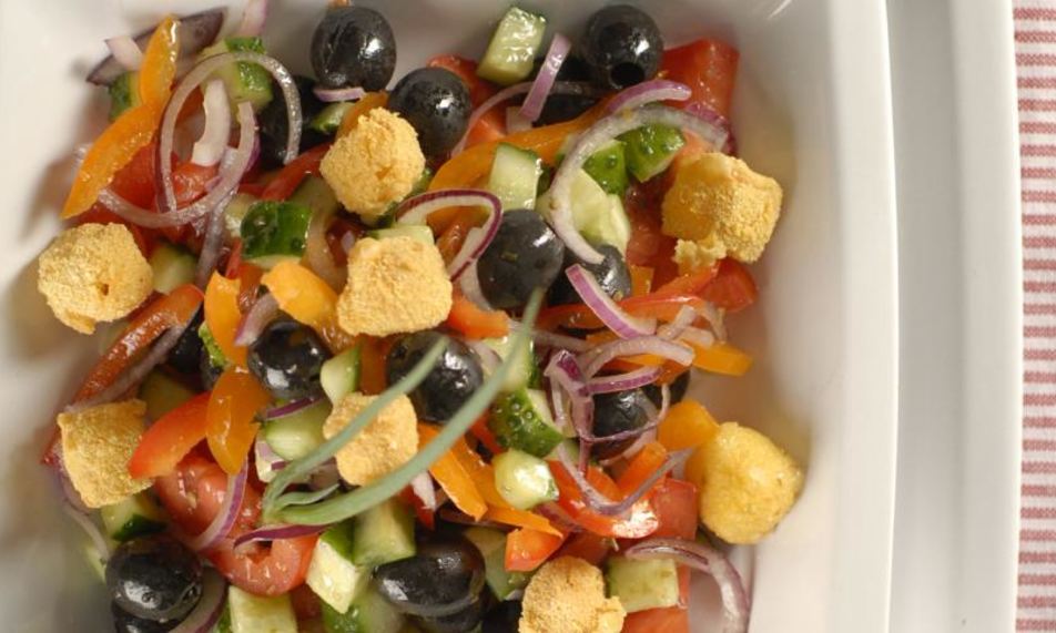 Рецепт греческого салата с жареным сыром