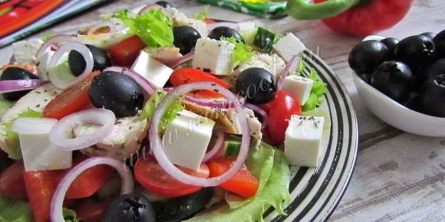 салат греческий с курицей