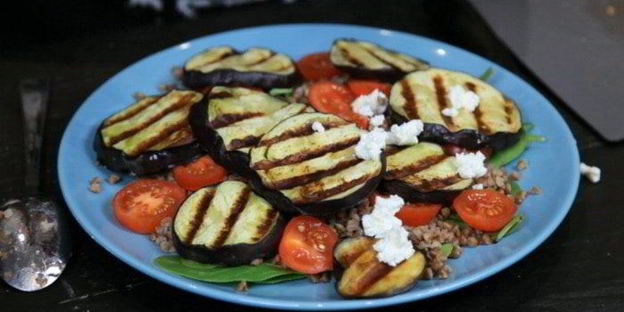 салат из гречки с баклажаном