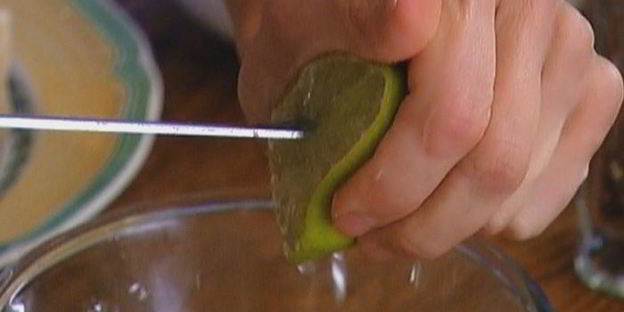 салат из гречки с копченой курицей, помидорами и руколой