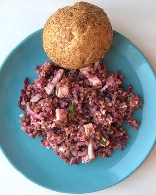 Салат из гречки, свеклы и брынзы